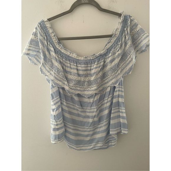 American Eagle Cold Shoulder Top Size XL - Picture 5 of 6